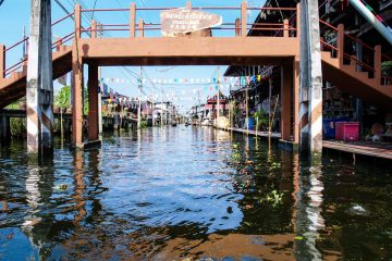 Floating market