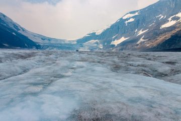 Columbia Icefield an Athabasca Glacier