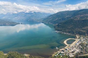Harrison Lake Harbour and the resort community