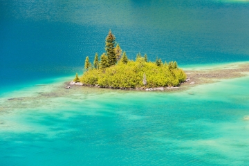 Island at the upper lake