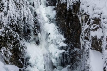 Half frozen Norvan Falls on Dec 2021