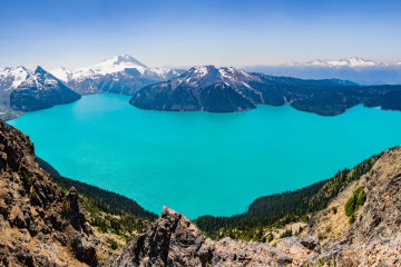 Panorama Ridge overlooking Garibaldi lake
